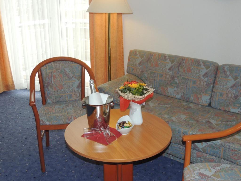 Hotel-Restaurant Zum Roeddenberg Osterode am Harz Bilik gambar